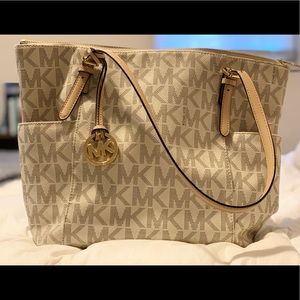 ❌ SOLD ❌ Michael Kors tote
